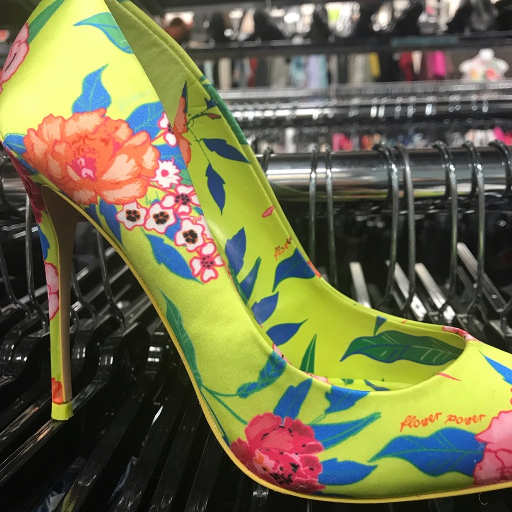 Beautiful like new pumps